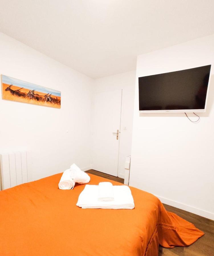 T3 Au Centre Ville Avec Balcon, Parking Gratuit 坎佩尔 外观 照片